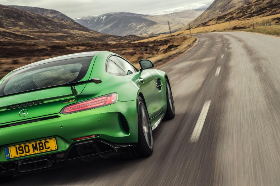  Mercedes-AMG GT R 2017 года  (UK) (фото 9 из 40)